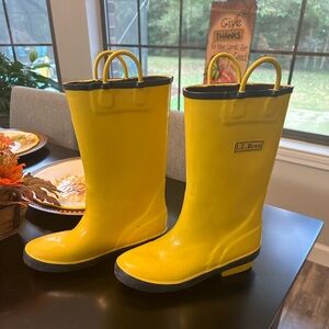 Kids LL Bean rain boots yellow size 2